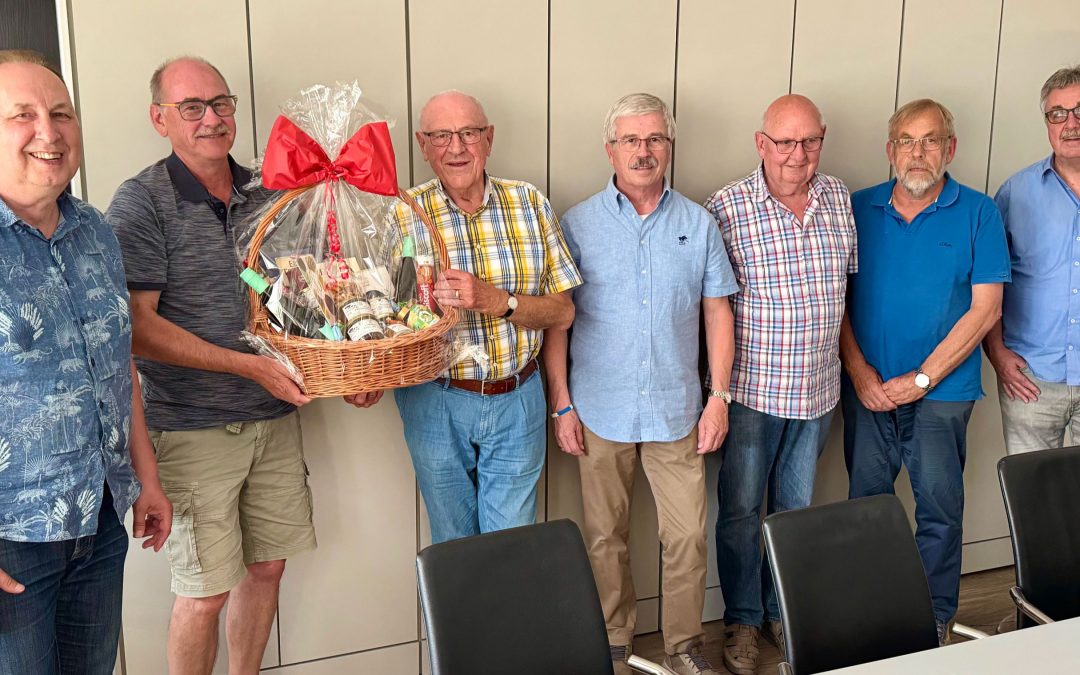 Gratulation zum 90. Geburtstag und Ehrung unseres Vorstandskollegen Karl-Heinz Thode